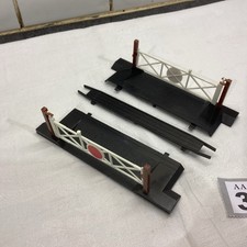 Hornby 00 Gauge R645 Single