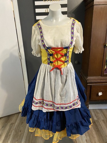Dirndl oktoberfest german - dirndl,