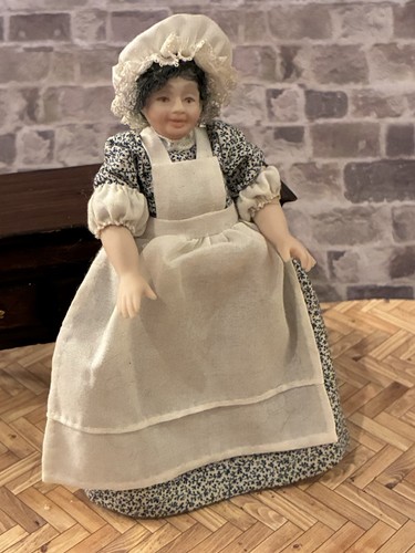 Dolls house scale - 1/12,