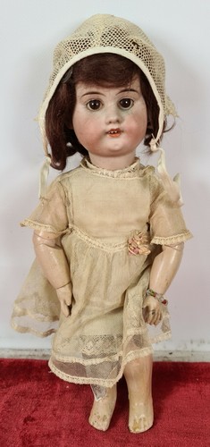 Doll porcelain head - doll.,