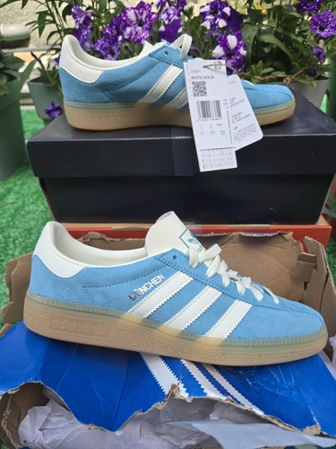Damaged box adidas - damaged,