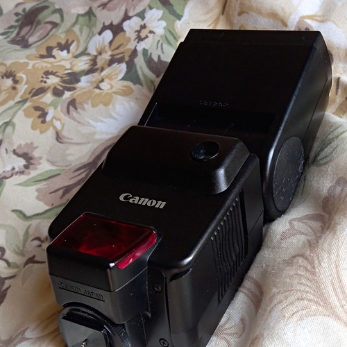 Canon speedlite 420ez hot - canon,