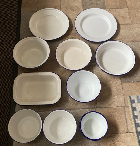 Set enamel bowls pie - enamel,