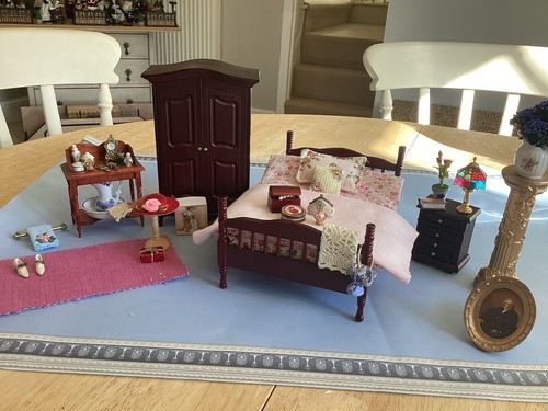 Dolls house scale - house, 1.12