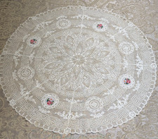 Vintage Large Round Lace Petit