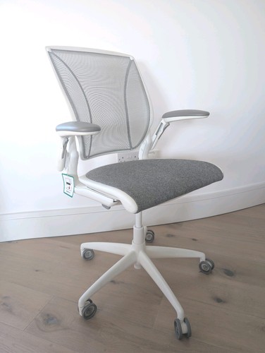 Humanscale diffrient world - humanscale,