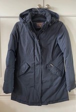 Kids Navy Woolrich  parka coat age 14yrs. Waterproof. Very good condition. 