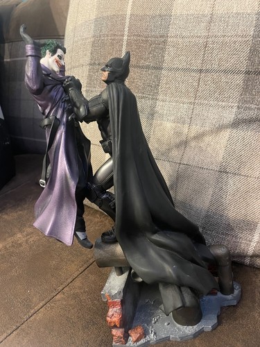 Batman arkham origins - batman:,