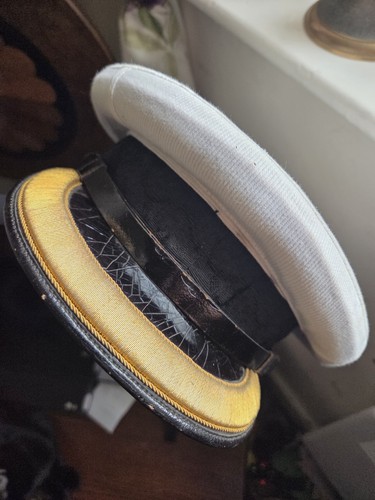 Prince wales officer - wales, visor