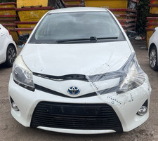 TOYOTA YARIS 1.5 HYBRID MK3 -