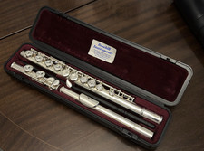 Yamaha YFL-211SII Flute with Original Hard Case - Nickel Silver