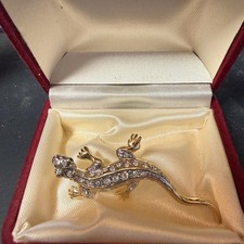 lizard brooch With A Diamond
