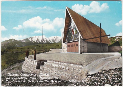 Monte tomba vers - tomba,
