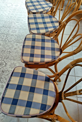 Cane table with - detachable, top