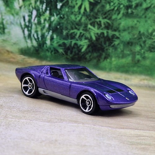 Hot wheels lamborghini - '71,