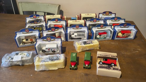 Oxford diecast models vans - models,