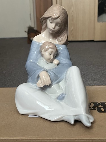 Nao porcelain figurine - porcelain,