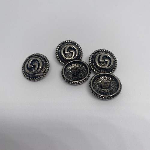 Gucci buttons 23mm - gucci,