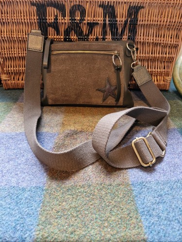 Lovely khaki green - khaki, leather