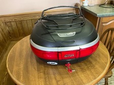 Givi maxia top box monokey