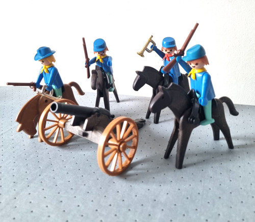 Cavalry soldier playmobil - us,