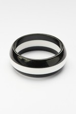 Bracelet in classic colors