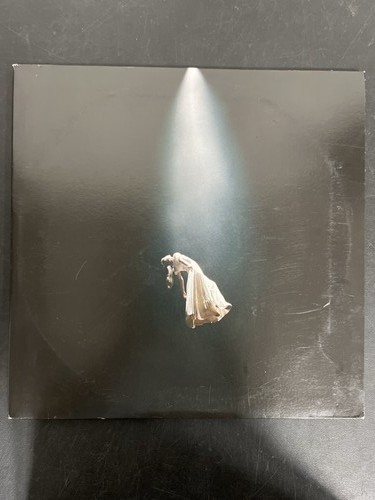 Ariana grande eternal - ariana,