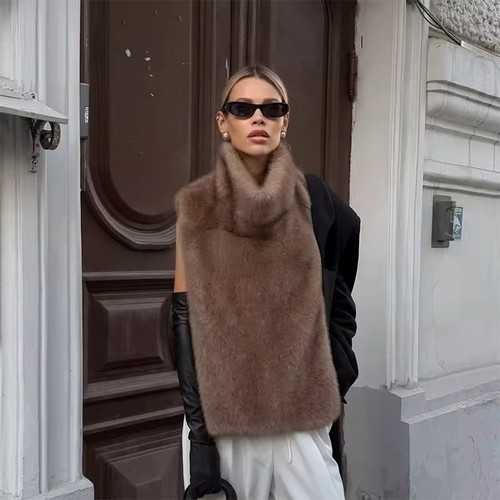 Women faux fur sleeveless - women’s,