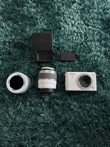 Nikon white 10 1mp - s1,