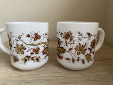 2 x Vintage Arcopal France "Brown Onion" Design Milk Glass Mugs