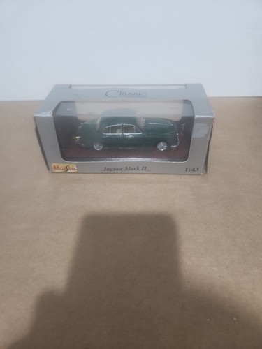 Maisto classic jaguar green - classic,