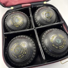 Hemselite Bowls size 4 Medium Classic Deluxe Lawn Bowls with mitre bowls bag