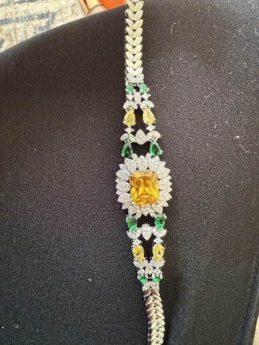 Emerald and canary - canary, imitated
