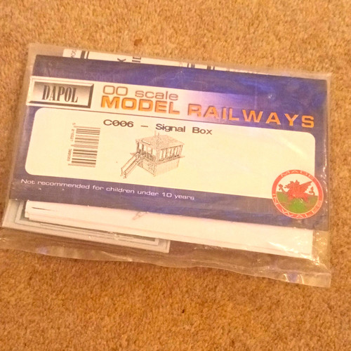 Dapol scale signal box - dapol,