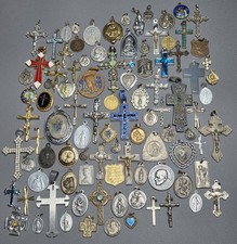 JOB LOT X 96 VINTAGE AND MODERN RELIGIOUS ICONS COSTUME JEWELLERY PENDANTS