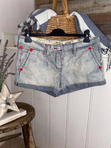 Next the short bleached - short',