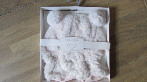 Kyle and deena pale pink - deena,