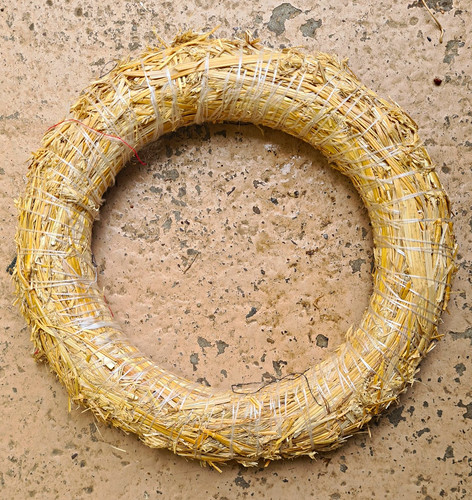 Straw wreath ring form - straw, wreath/ring
