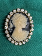 Vintage Cameo Brooch with
