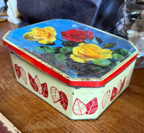 Lovely large vintage floral