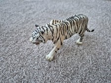 SCHLEICH RETIRED 2014 WHITE