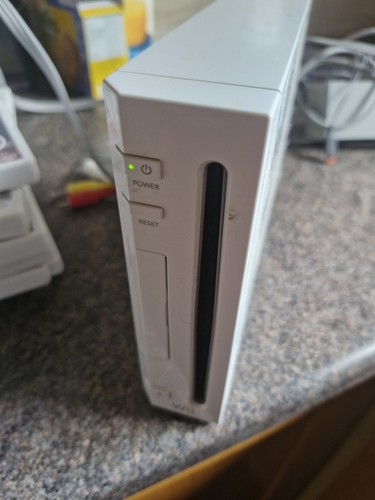 Nintendo wii white console - white,