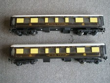 TRIX TTR - OO GAUGE - PAIR OF