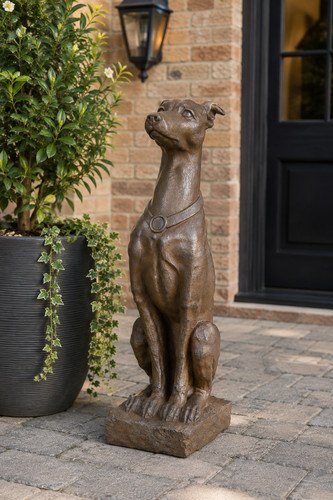Large sitting dog - large,