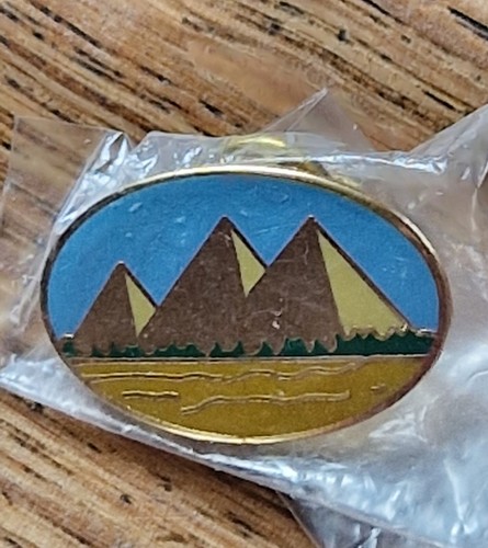 Girlguiding old pyramids guide - old,