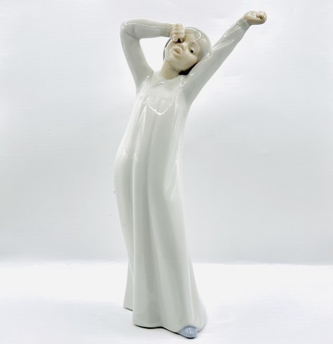 Vintage nao lladro figurine - nao, by