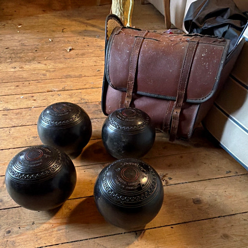 Taylor black lawn bowls - bowls, set