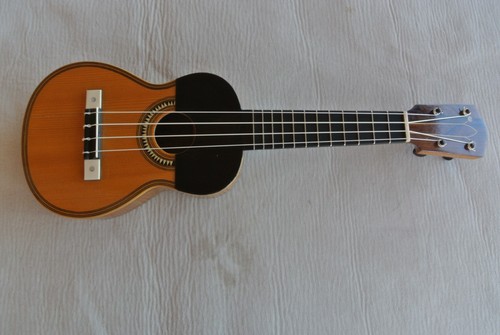 Beautiful vintage cavaquinho - vintage,