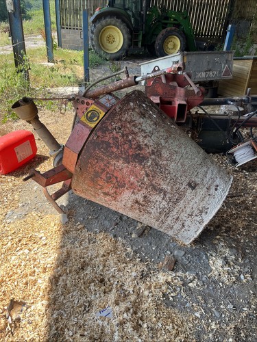 Pto mounted cement - mounted, mixer