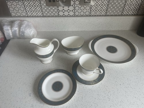 Royal doulton carlyle tea - royal,
